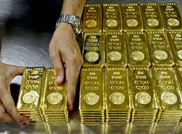 PRECIOUS-Gold posts weekly fall on US growth, no China demand