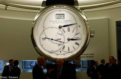 Swiss watch exports to China recover in December