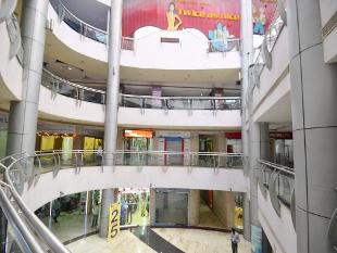 Lack of right quality malls discouraging high-end retailers to grow: Report