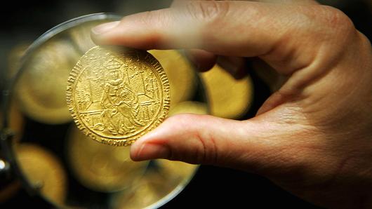 Flush-with-cash investors take shine to rare coins