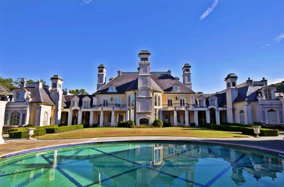 Alabama estate offers human and equine luxury