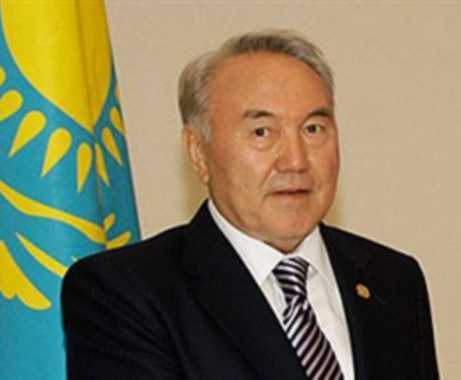 Kazakh president defends tenge's devaluation