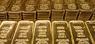 Gold futures fluctuate over global economic concerns