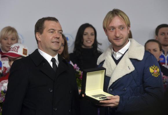 Russian medal winners rewarded with luxury cars