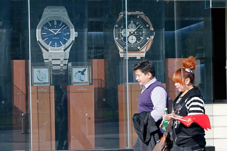 More Chinese consumers buying luxury goods online