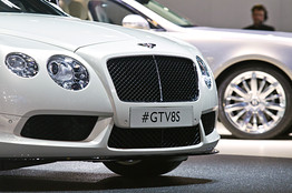 Bentley Bets on Speed to Woo New Customers