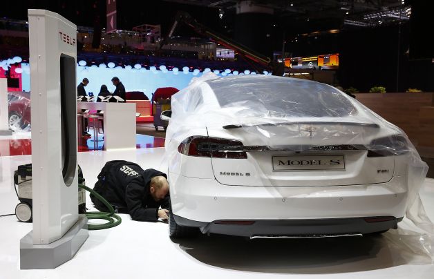 Tesla promises electric-car travel anywhere in Europe by end of 2014