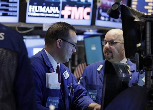 Wall Street rises again as Ukraine woes ease; tech leads