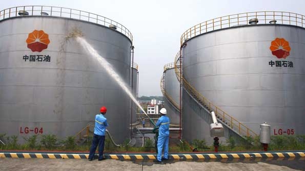 China Oil Giants Enjoy Profit Rises Despite Weak Economy