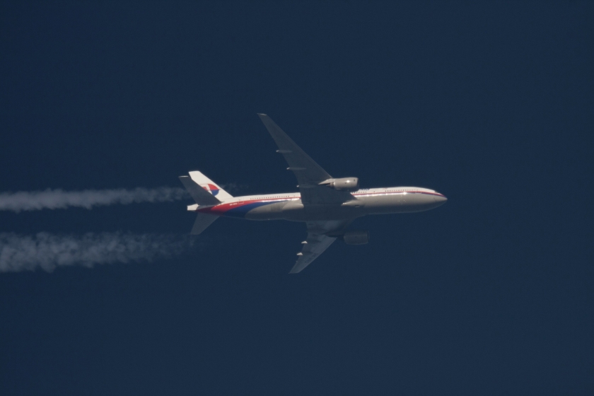 Flight 370 Wreckage Search Resumes, Airline Says No Hope of Survivors