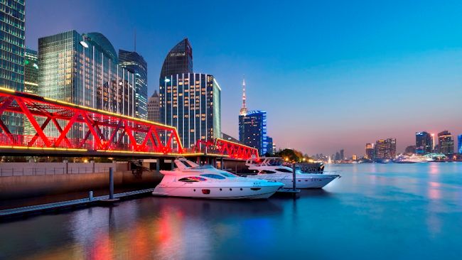 Sunset Experience Aboard a Luxury Yacht at at Mandarin Oriental Pudong …