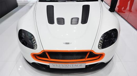 Aston Martin Said to Hold Talks With Daimler on Luxury SUV (1)