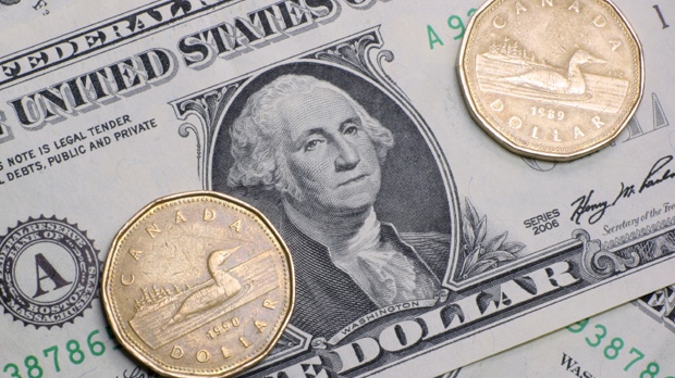 Most execs prefer weaker loonie, survey finds