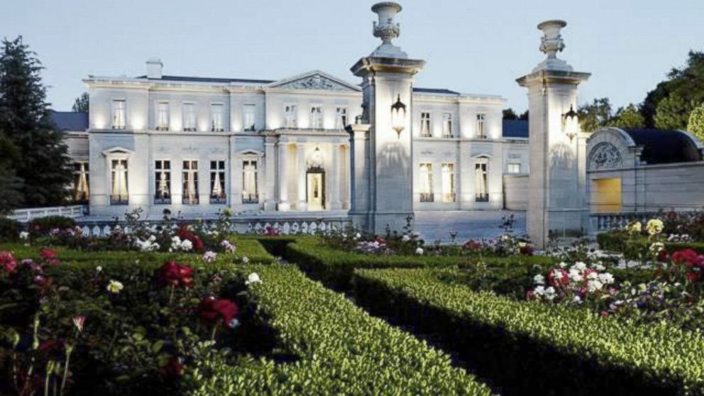 Fleur de Lys Mansion – Exterior