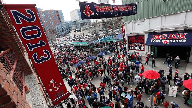 Red Sox introduce Gold Program and Fan Collection