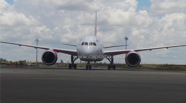 The Next Generation Boeing Dreamliner Jet Looks Absolutely Stunning In Black