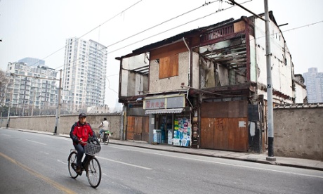 Left behind, Shanghai's older generation hark back to Chairman Mao