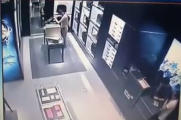 10-million baht watch theft