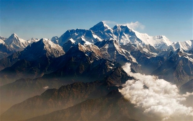 Twelve killed as avalanche sweeps down Mount Everest slope