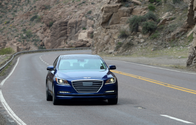 2015 Hyundai Genesis Earns IIHS Top Safety Pick+