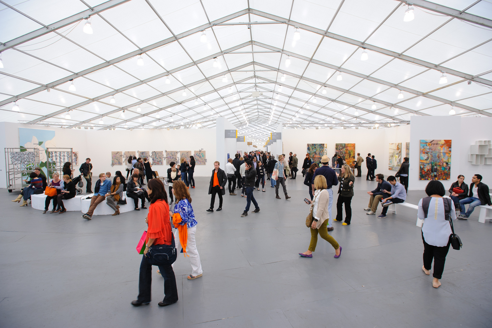 Frieze Woos Billionaires With $375 Sleepovers, Pricey Art