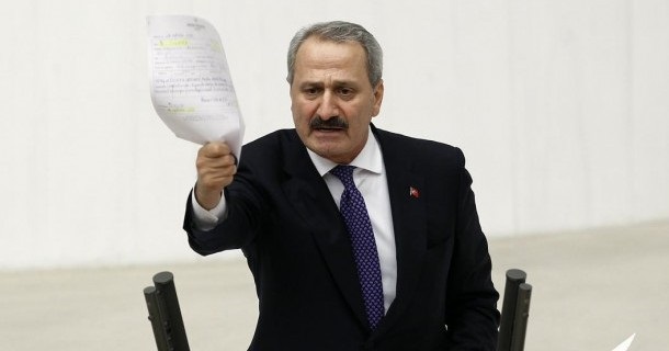 Patek Philippe on previous AKP economy minister ”invoice”; – Das ist komisch …