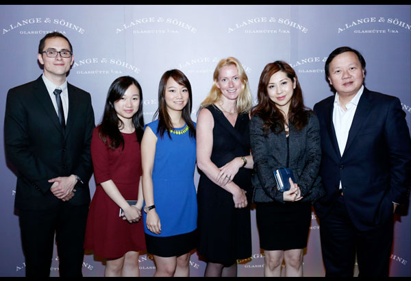 Time is on thy hands at the Connoisseur's Akademie