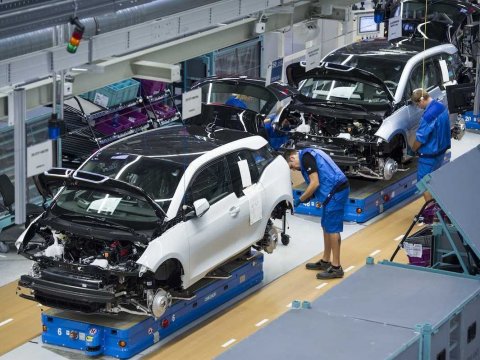 The Automotive Industry Is In A Major Crisis And It's Only Getting Worse