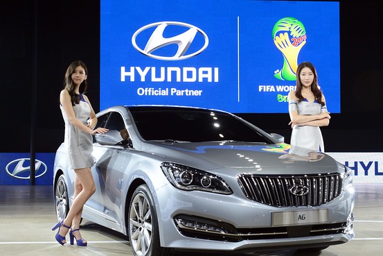 Hyundai Unveils New Luxury Sedan