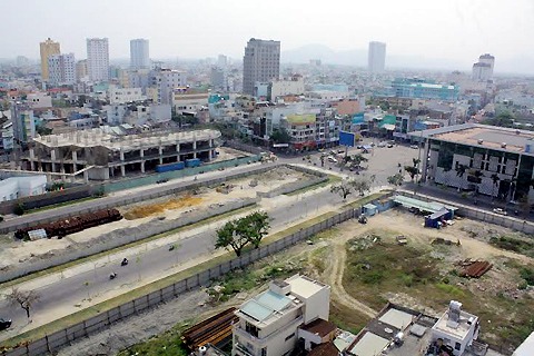 Da Nang officials fed up with long-delayed luxury hotel projects