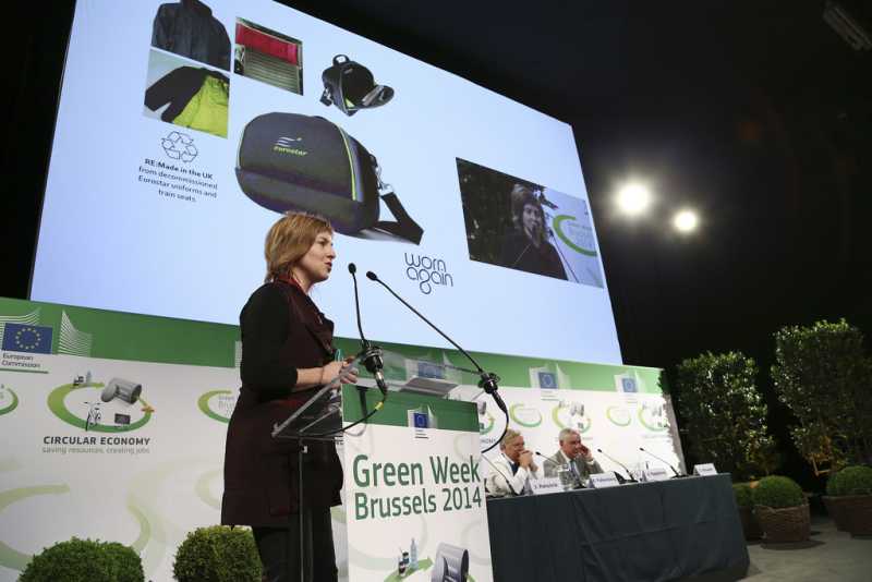 Recycling: From polyester to gold