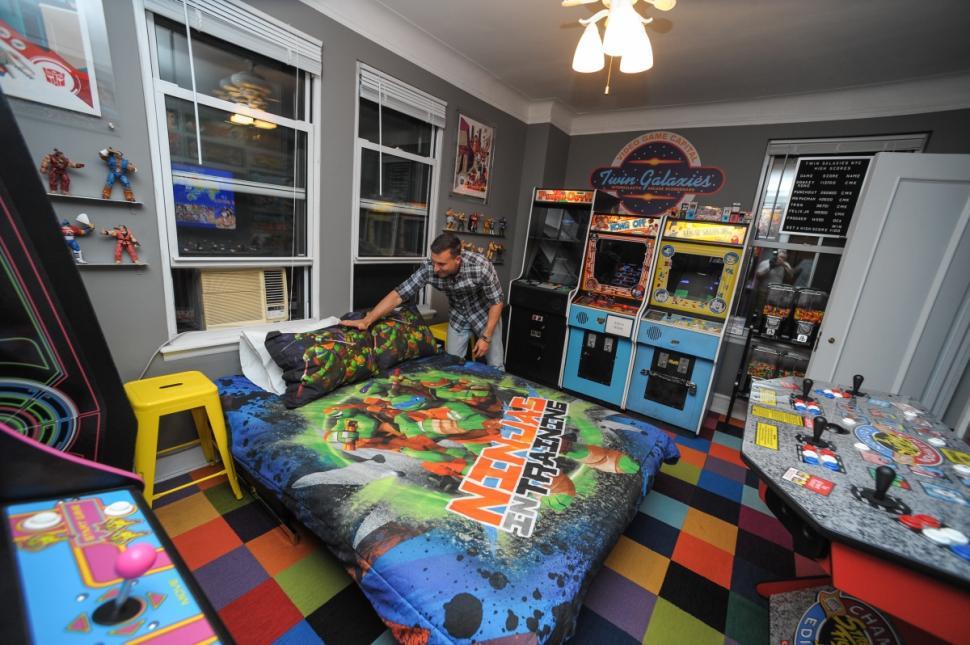 Guy Transforms Apartment Into an Arcade, Fiancée Promptly Dumps Him