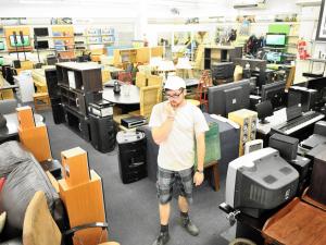 SA's thrifty shoppers