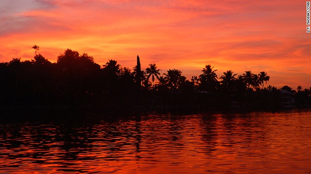 How to experience the beautiful backwaters of Kerala, India