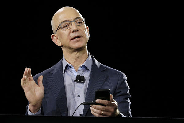 Could a fierce smartphone market make Amazon drop Fire Phone's price soon?