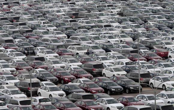 Chinese consumers switch gears from cash to credit for car buys