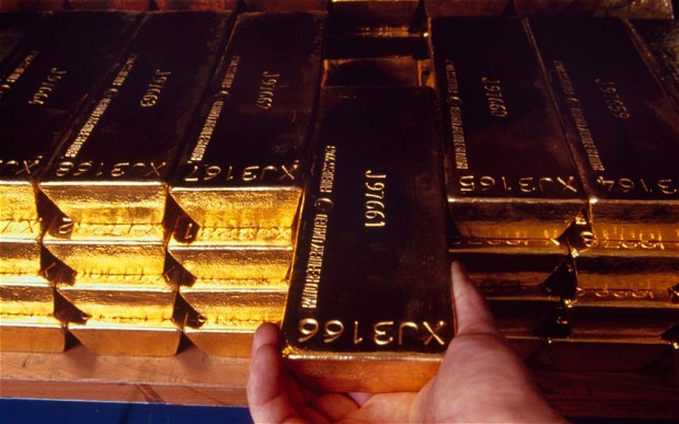 UPDATE 1-UK watchdog says no evidence that gold price is rigged