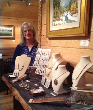 Hope artist Susan Anderson gives back to the community