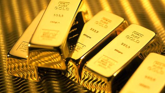 These 3 charts tell you to buy gold: Top pro