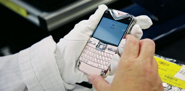 Think your iPhone is flash? Wait til you see the new Bentley phone