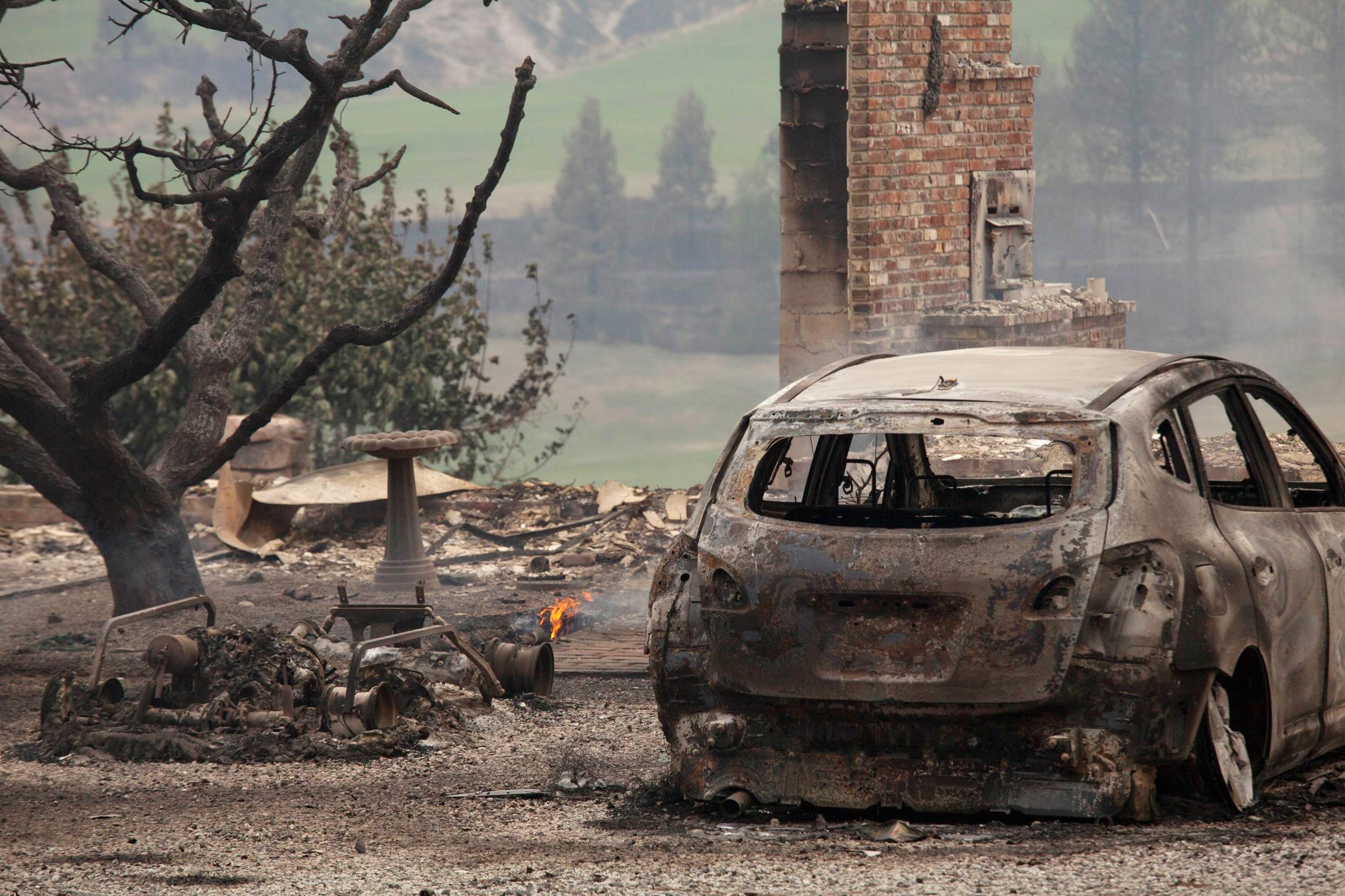 Firefighters Make Headway Against Destructive Washington Wildfire