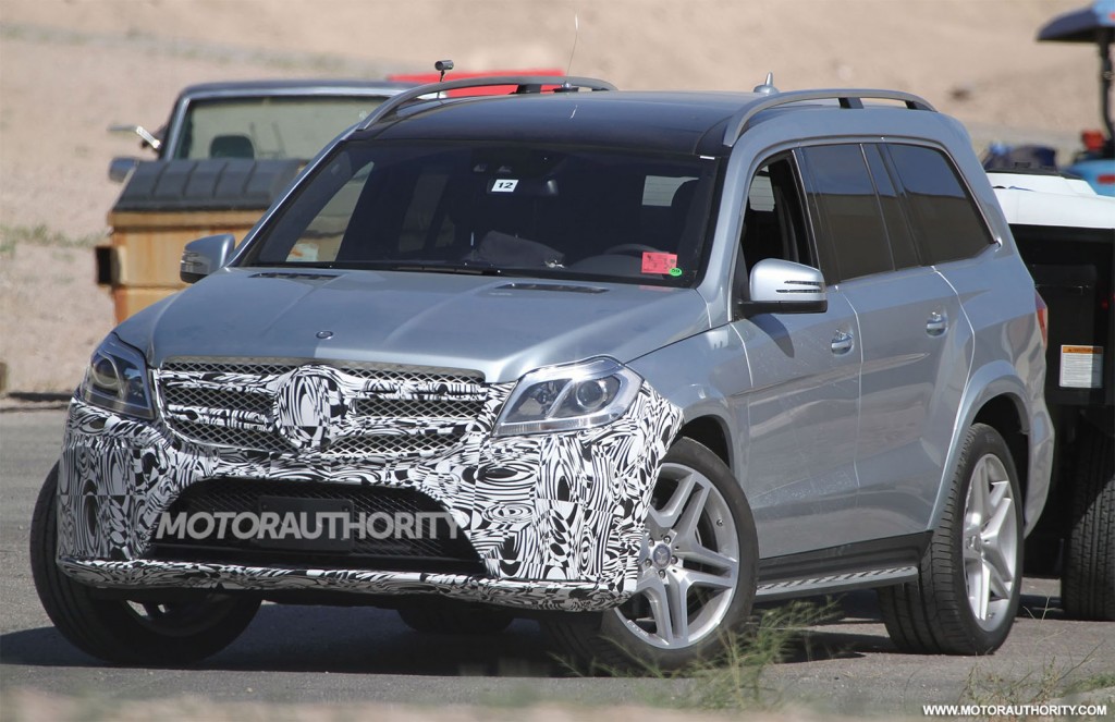 2016 Mercedes Benz GL-Class Spy Shots Surfaced