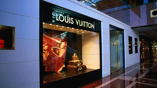 Luxury stocks lose luster after LVMH disappointment