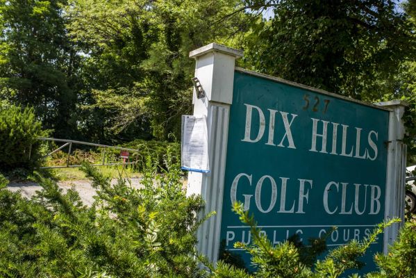 New developer plans luxury homes for former Dix Hills golf course