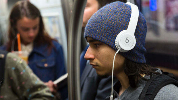 Bose sues Beats over noise-cancelling patent