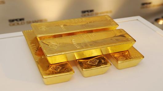 Gold Ends Steady-Weak; Heavy Slate of U.S. Data Looms