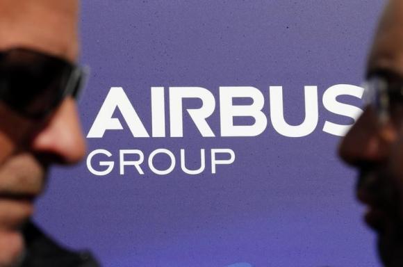 Airbus, Boeing wide-body jet battle triggers warnings of oversupply