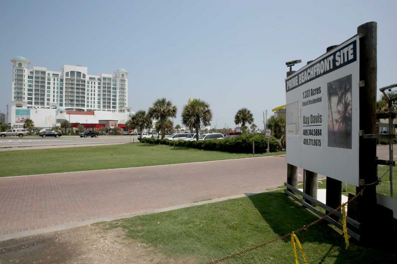 Galveston wrestles with how to boost Stewart Beach