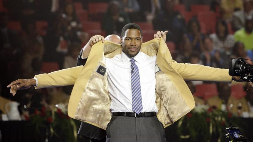 WATCH: Giants' Michael Strahan receives his Hall of Fame gold jacket