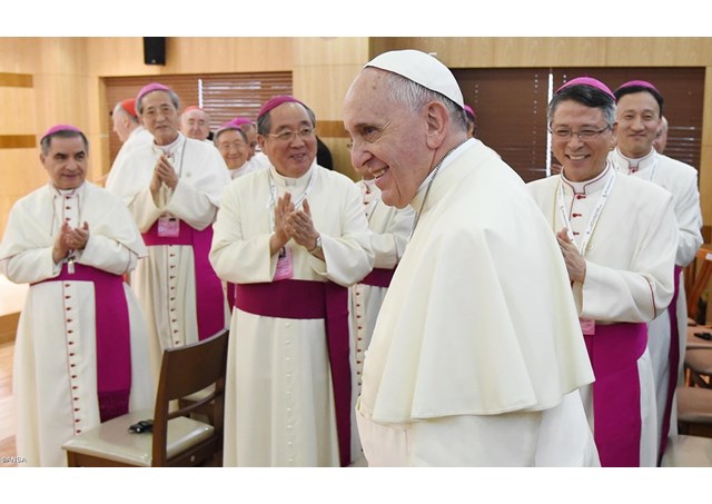 Pope invites Koreans to reject inhumane economic models